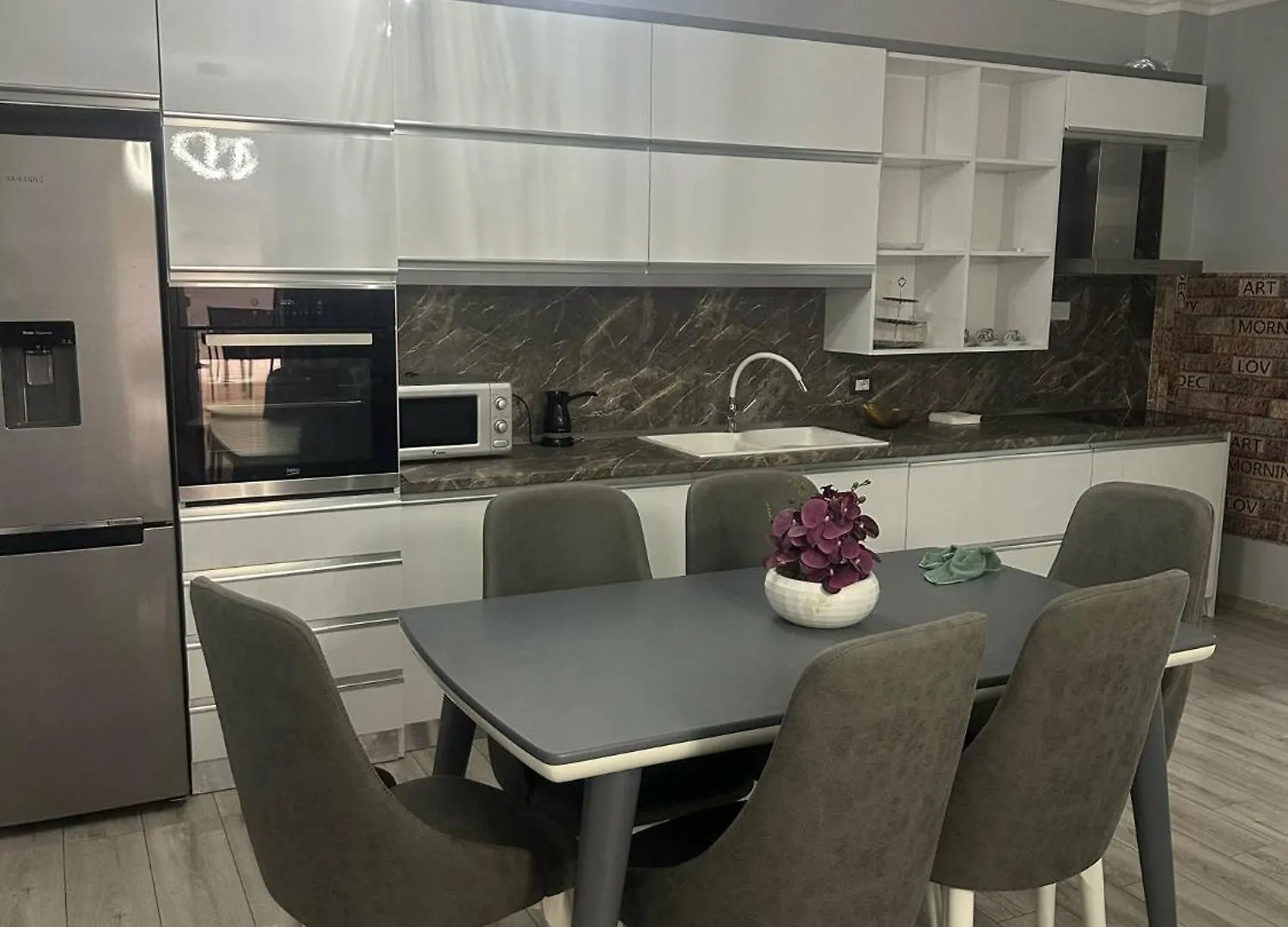 Mary'S Luxury Apartment Pogradec 1